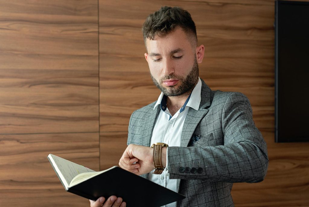 how to style oversized shirt